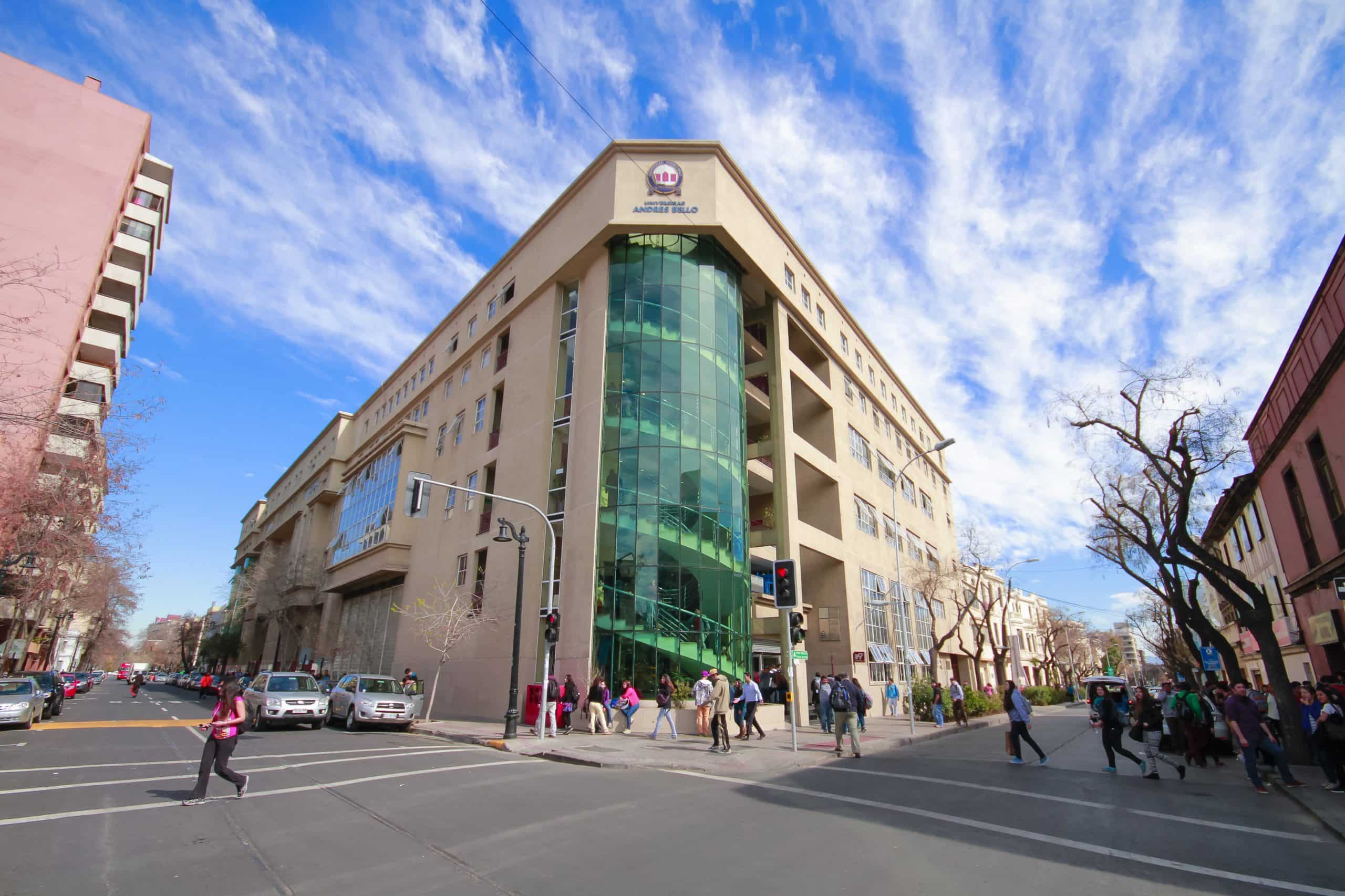 Cuánto cuesta estudiar en la Universidad Andrés Bello